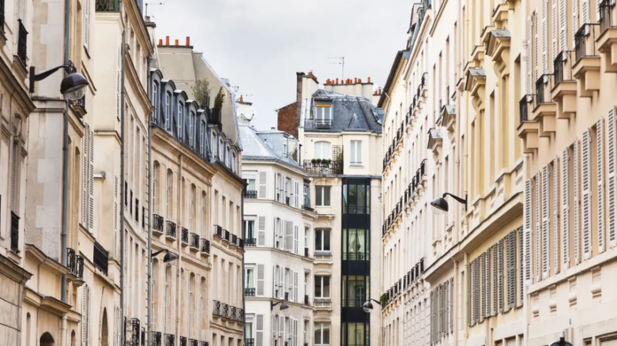 Immobilier : les prix des biens avec balcons ou terrasses continuent d'augmenter